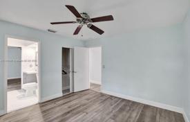 Townhome – Harrison Street, Hollywood, Florida,  USA for $840,000