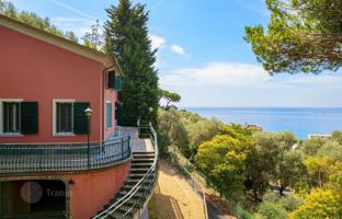 5-bedroom villa in Lavagna for 1,550,000 €