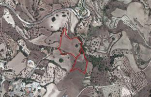 Land plot in Paphos for 240,000 €