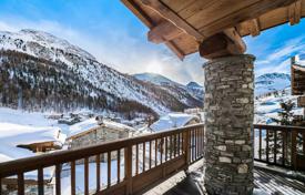 Spacious chalet with three garages and two terraces, Val d'Isère, France for 5,200,000 €