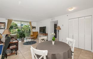 1-bedroom apartments in condo 72 m² in Miami for $320,000