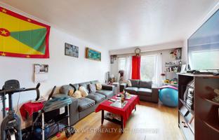 14-bedroom house in York for C$1,484,000