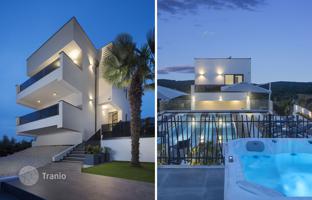 4-bedroom house 203 m² in Flengi for 1,900,000 €