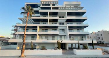 Residence with a roof-top terrace at 80 meters from the beach, Larnaca, Cyprus