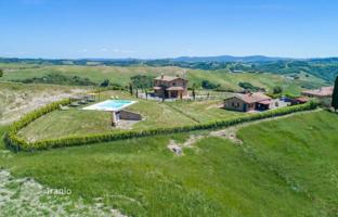 Farm 1,800 m² in Montalcino for 2,200,000 €