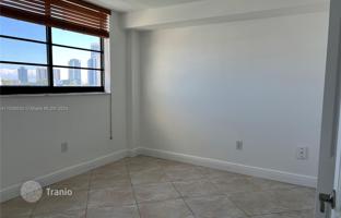 2-bedroom apartments in condo 96 m² in Miami Beach for $380,000