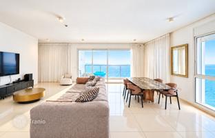 4-bedroom apartment 245 m² in Center District for $2,500,000