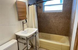 Townhome – Hollywood, Florida, USA for $350,000