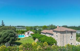 9-bedroom cottage in Cavaillon for 1,640,000 €