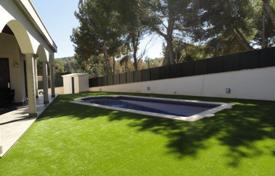 Modern villa with a swimming pool at 150 meters from the beach, in a prestigious area, Santa Ponsa, Spain. Price on request