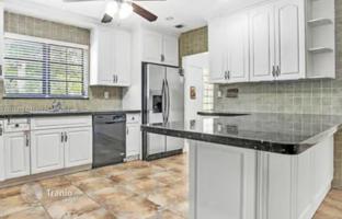 4-bedroom house 239 m² in North Miami Beach for $1,000,000