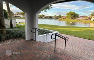 2-bedroom apartments in condo 84 m² in Hialeah for $360,000