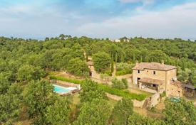 Luxurious stone villa with a guest house, a swimming pool and a large plot in Arezzo, Tuscany, Italy for 1,150,000 € Luxurious stone villa with a guest house, a swimming pool and a large plot in Arezzo, Tuscany, Italy for 1,150,000 €