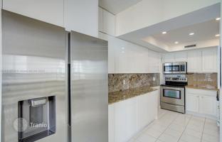 2-bedroom apartments in condo 127 m² in North Ocean Drive for $539,000
