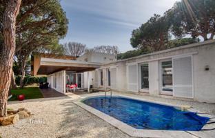 4-bedroom house 252 m² in Girona for 1,350,000 €