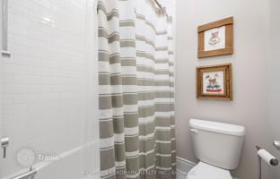 8-bedroom house in Etobicoke for C$2,531,000