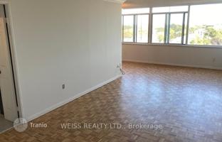 3-bedroom apartment in Bathurst Street for C$806,000