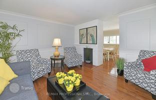 8-bedroom house in Etobicoke for C$1,931,000