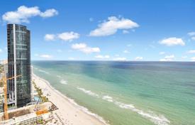 Comfortable ocean with city views in a residence on the first line of the beach, Sunny Isles Beach, Florida, USA for $795,000