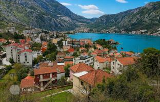 Land plot 3,200 m² in Dobrota for 1,400,000 €