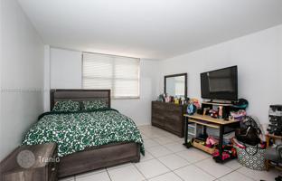 2-bedroom apartments in condo 111 m² in North Miami for $290,000