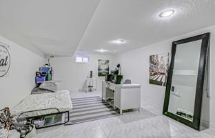 11-bedroom townhouse in North York for C$1,314,000