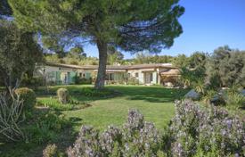 Detached house – Mougins, Côte d'Azur (French Riviera), France for 1,490,000 €