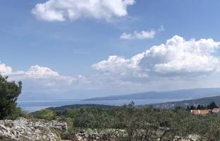 Land plot 1,500 m² in Split-Dalmatia County for 198,000 €