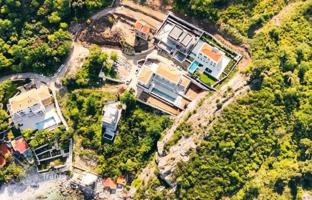 Land plot 1,364 m² in Reževići for 980,000 €