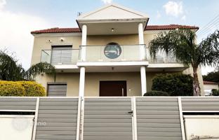 6-bedroom cottage 350 m² in Palodia for 1,700,000 €