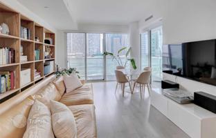 1-bedroom apartment in Queens Quay East for C$1,017,000