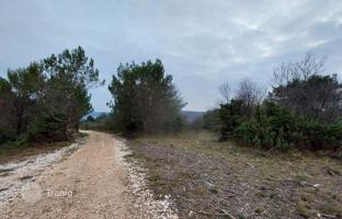 Land plot 1,625 m² in Barban for 83,000 €