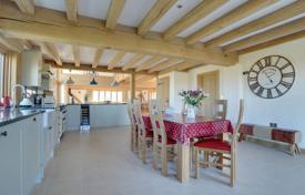 Detached house – Kent, United Kingdom for £3,940 per week