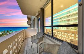 Condo – Bal Harbour, Florida, USA for $599,000