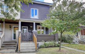 Terraced house – East York, Toronto, Ontario,  Canada for C$985,000