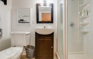2-bedroom house in East York for C$1,109,000