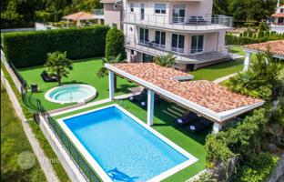 5-bedroom house 210 m² in Pobri for 785,000 €