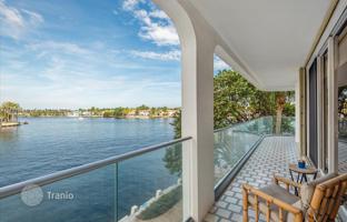 2-bedroom apartments in condo 238 m² in Aventura for $2,500,000