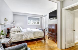 10-bedroom house in Scarborough for C$2,270,000
