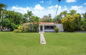 Comfortable cottage with a plot and a terrace, Miami Beach, USA for $1,795,000