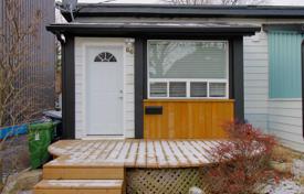Terraced house – York, Toronto, Ontario,  Canada for C$1,033,000
