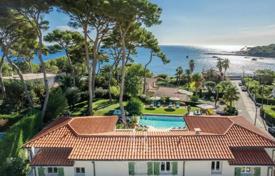 Charming villa with a pool and beautiful sea views in Antibes, Cote d'Azur, France for 6,450,000 €
