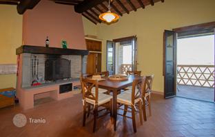 3-bedroom country house 252 m² in Gaiole In Chianti for 990,000 €
