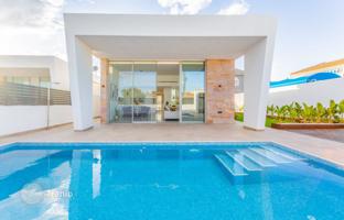 3-bedroom villa 132 m² in Torrevieja for 489,000 €