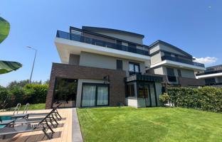 4-bedroom villa 330 m² in Antalya (city) for 69,966,000 TRY