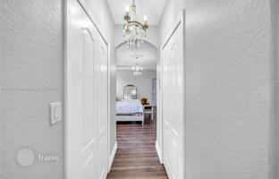 4-bedroom house 421 m² in Miami for $1,453,000