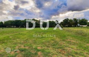 Land plot 794 m² in Marcana for 110,000 €