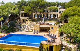 Luxury villa with a private garden, a swimming pool, a garage, a terrace and views of the bay, Tarragona, Spain for 9,600 € per week