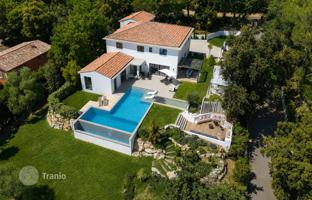 7-bedroom villa in Roquefort-les-Pins for 2,790,000 €
