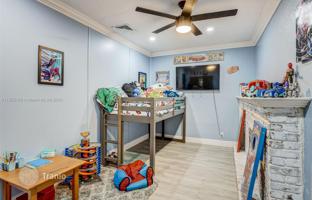 4-bedroom house 223 m² in Miami for $1,099,000